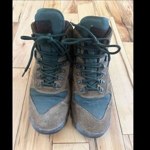 Merrell Women’s Size 8.5 Hiking Boots